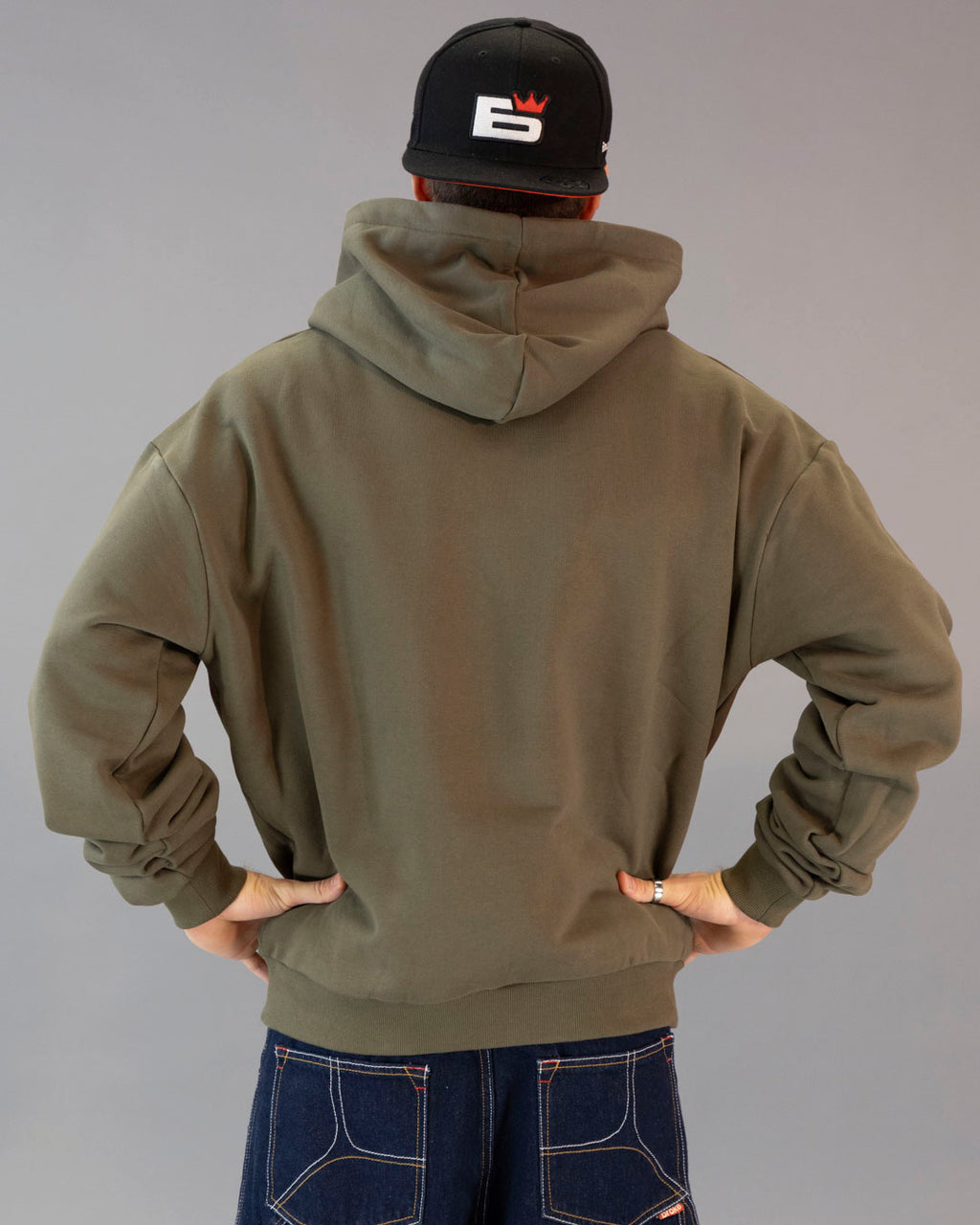 ARTY BROKE FAMILY GRAY