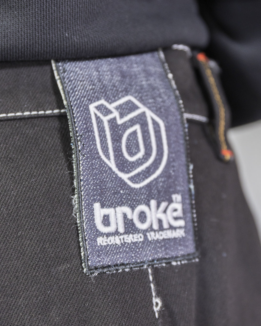 Pantalon Dikye en gabardine grise 