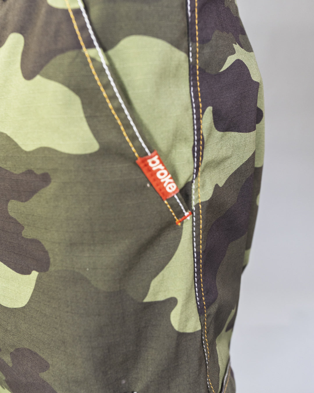 Pantalon Dikye en gabardine grise 