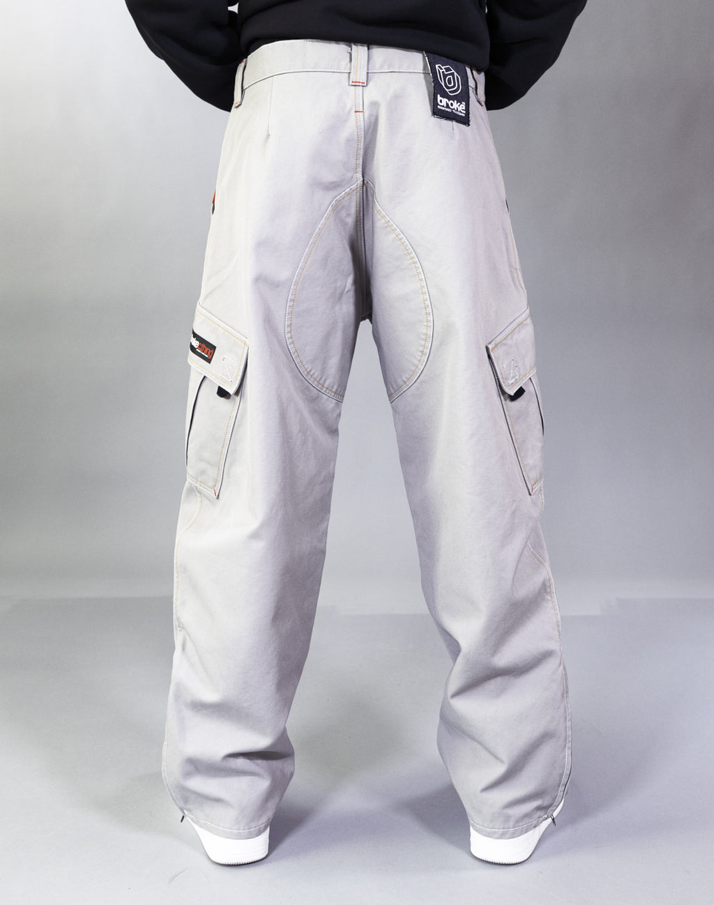 Dikye-Hose aus grauer Gabardine 