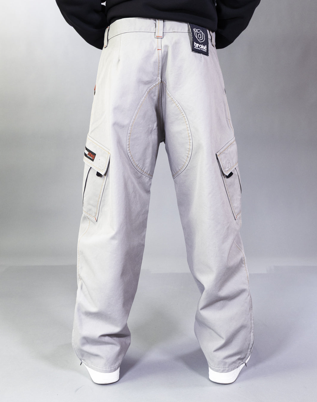 Pantalon Dikye en gabardine grise 