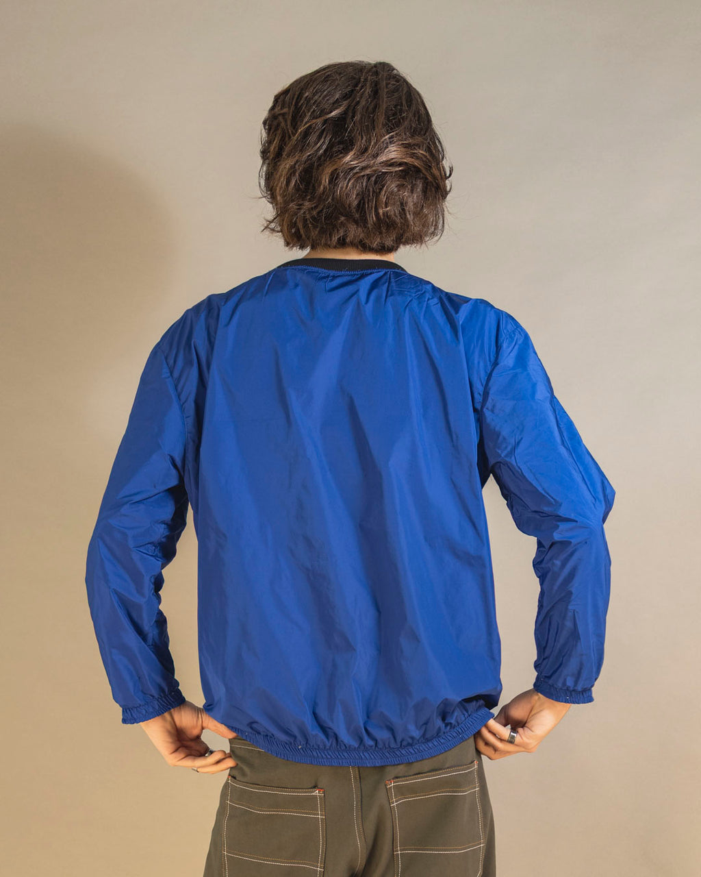 Pull ras du cou bleu cassé 
