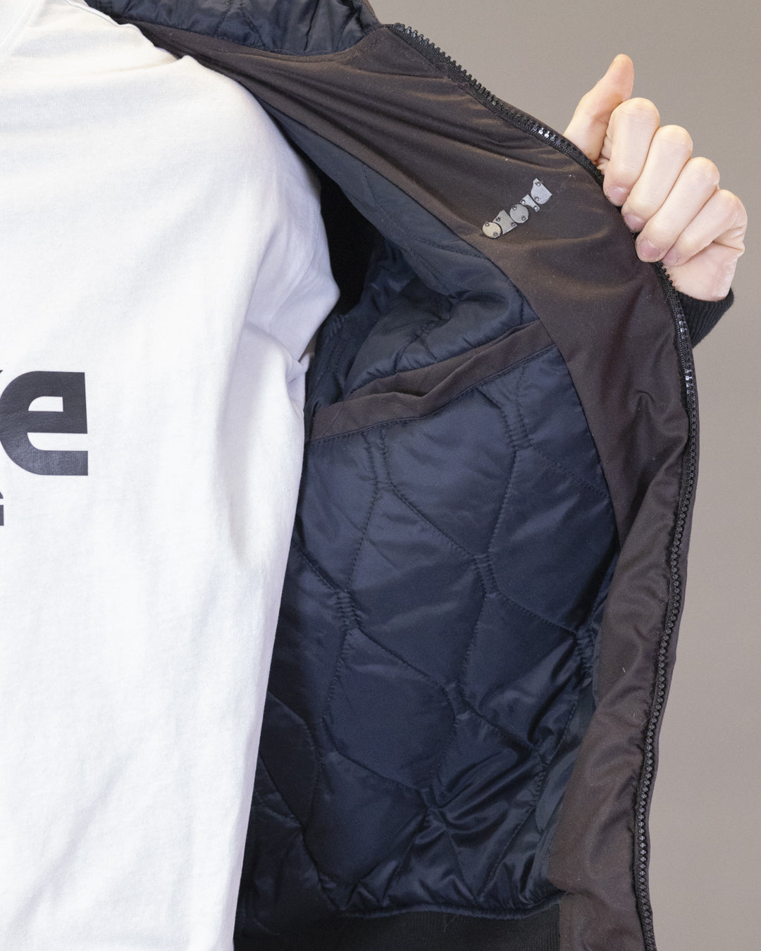 BOMBER BARRON EN CORDURA NOIR CAPUCHE