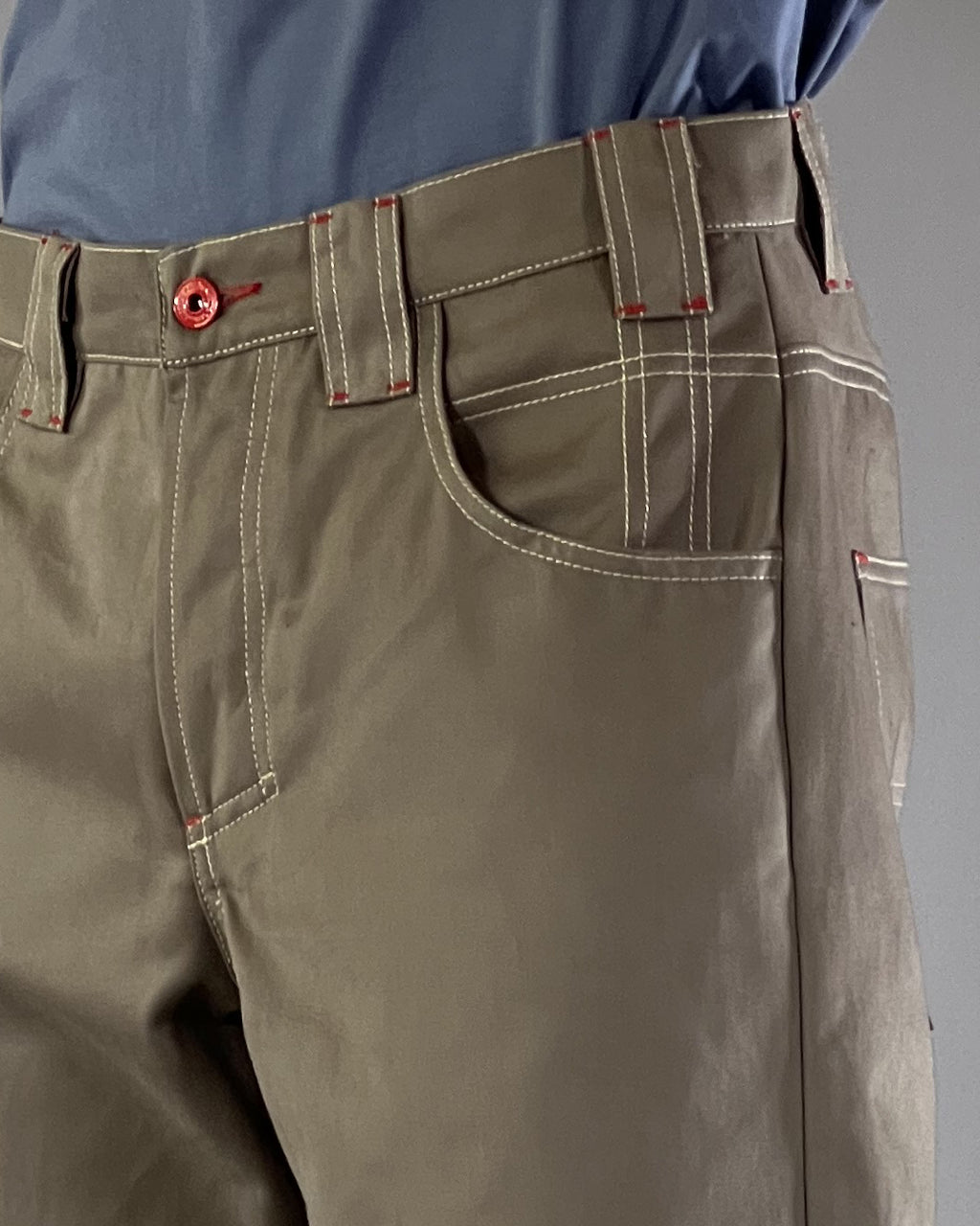 Dikye-Hose aus grauer Gabardine 